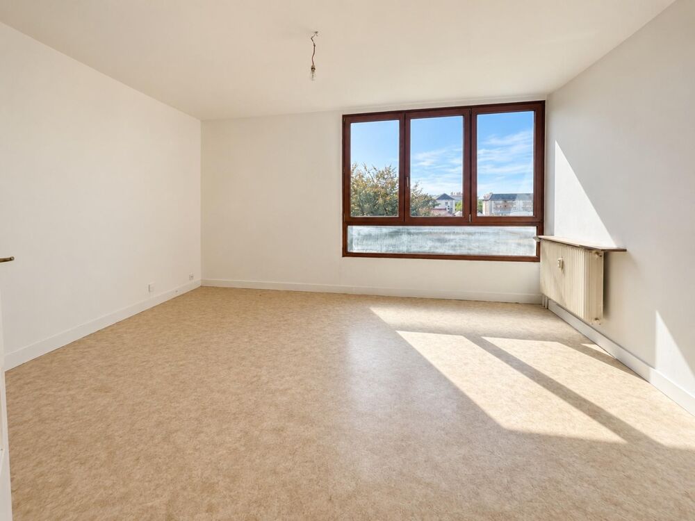 Vente Appartement Compiègne. Appartement lumineux 71m² (3 chambres) Compiegne
