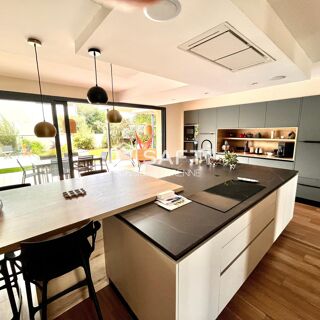  Maison � vendre 8 pi�ces 305 m�