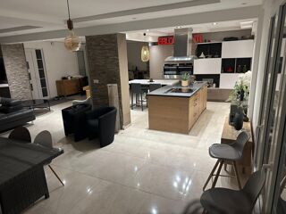  Maison � vendre 7 pi�ces 215 m�