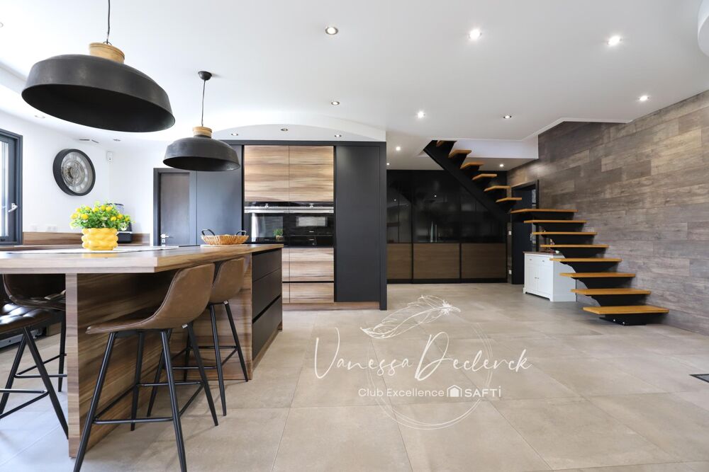Maison contemporaine 4 chambres avec piscine et double garage
