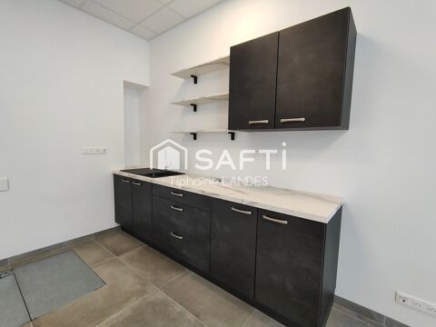   Bureau en espace ouvert au RDC emplacement visible 