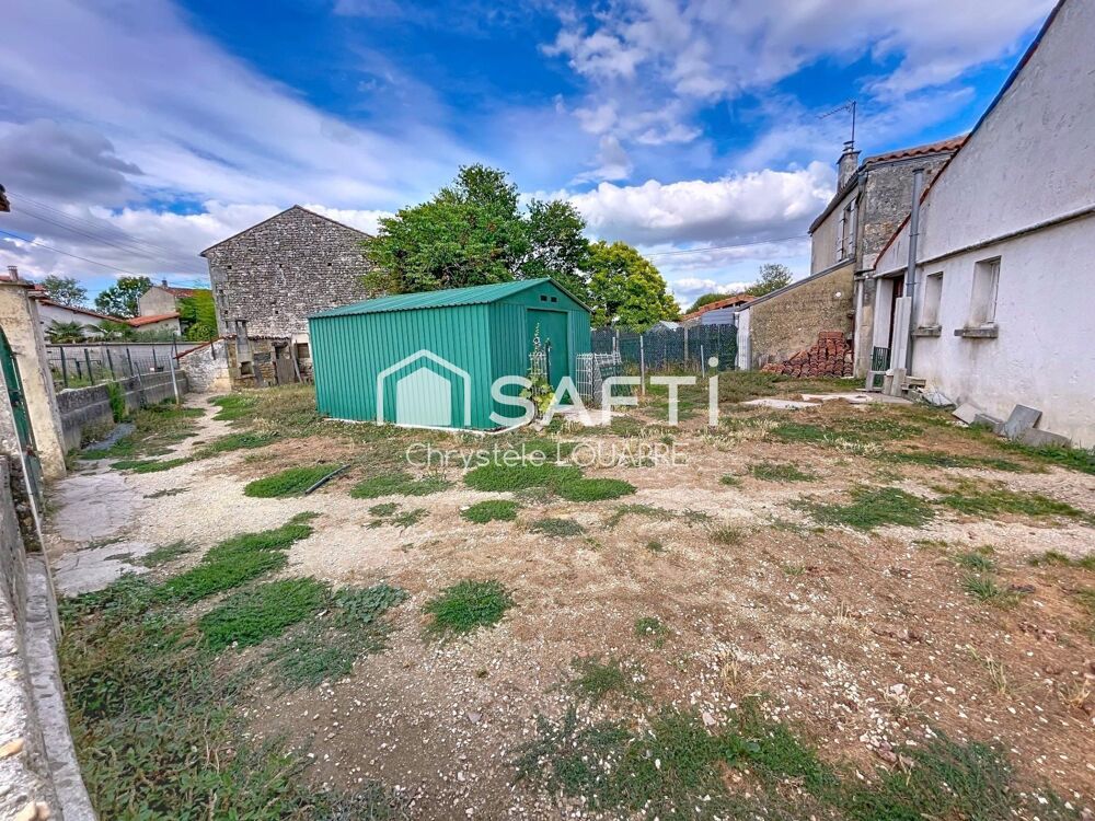 Vente Maison Maison charentaise 3 chambres à rénover 142 m² avec possibilité d ' agrandir Migron