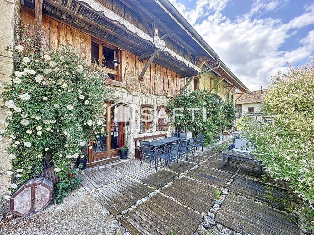 Vente Maison maison ou gîte d'environ 180m² sur une parcelle de 941m² Saint-christophe