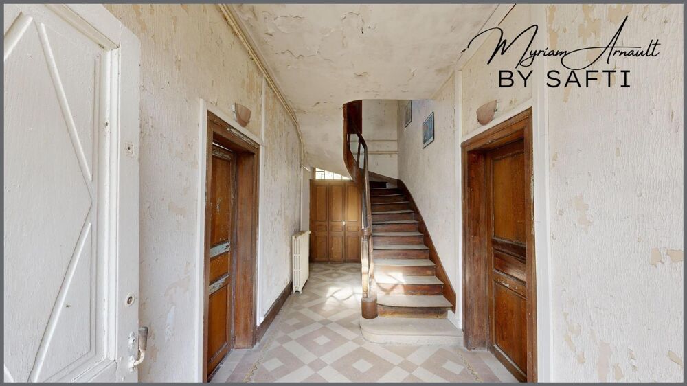 Maison de Maître, plein centre ville, 190 m², cave et dépendance