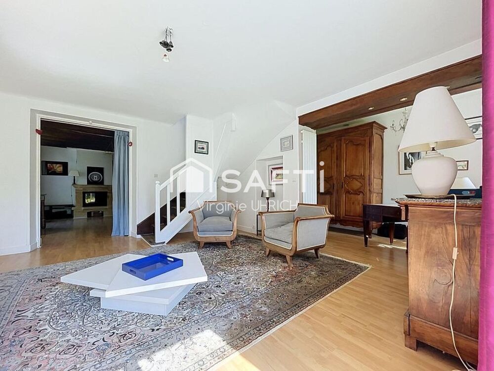 Vente Maison Maison de charme , T6, de 180 m2, sur un terrain paysager, ( 780 m2), dans le quartier très prisé du Manet, à Montigny-Le-Breton Montigny-le-bretonneux