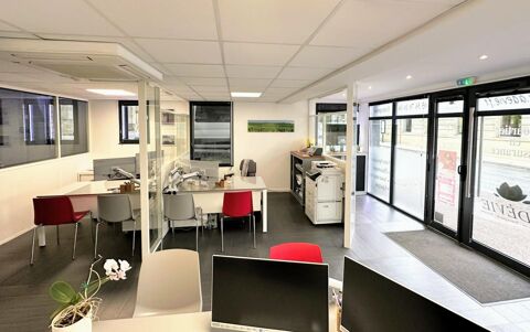 Local professionnel 70 m² en plein centre avec parking 277500 33160 Saint-medard-en-jalles