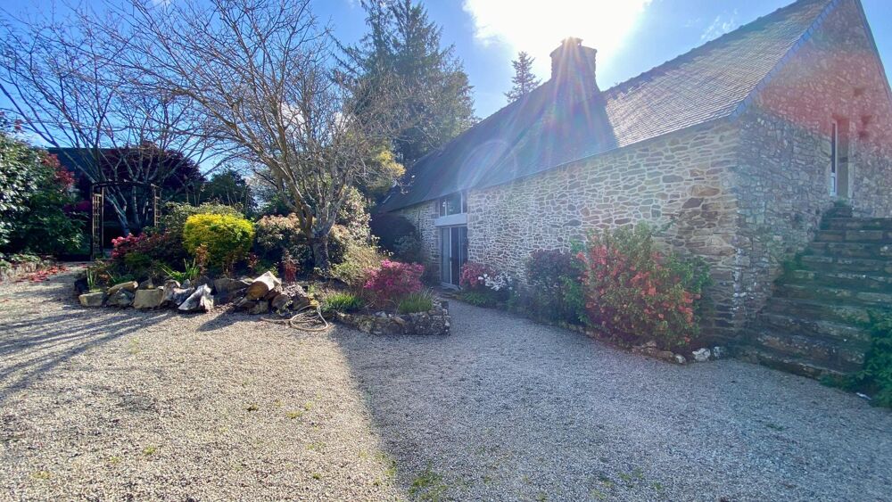 Vente Maison Longère au calme avec terrain arboré et dépendance Landevant