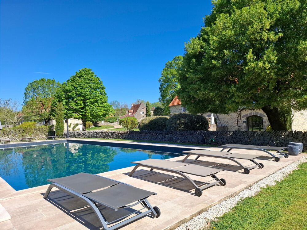 Vente Maison Domaine d'exception du XVIIIe siècle , composé de 4 gîtes et maison d'habitation ,exploitable immédiatement ! Gramat