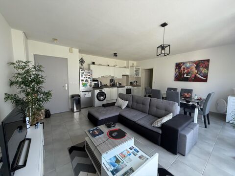   Face aux montagnes, au calme et baign de lumire : votre futur chez-vous vous attend. Appartement - 3 pice(s) - 60 m