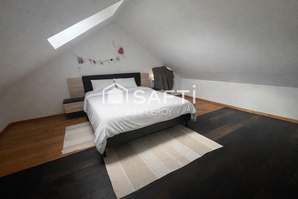 Maison de campagne de 111m², située à Blandouet-Saint-Jean (53270)