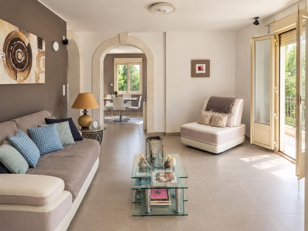Maison de maçon de 150m² sur un terrain de 500 m² avec piscine