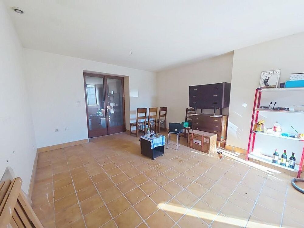Un petit coin de paradis, la maison en ville, la rivière en fond du jardin ,