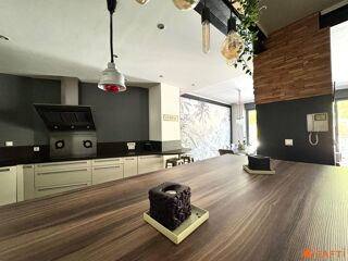 Vente Maison Vue d'exception, bien rare place Courbet Ornans