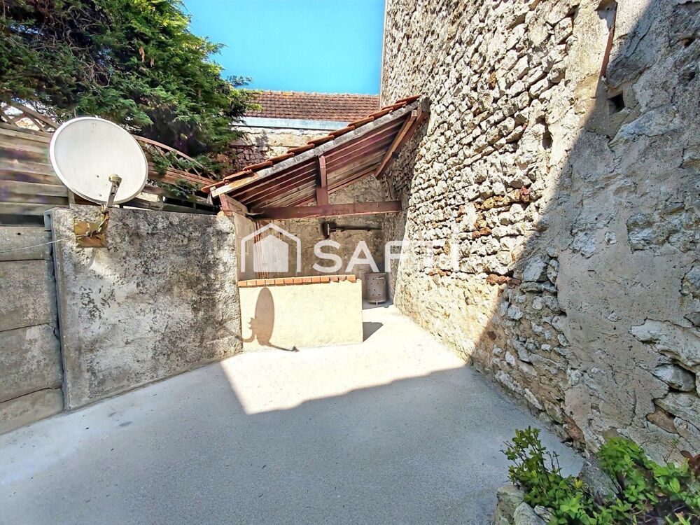Vente Maison Maison de 106M2 ,4 pièces ,cave, cour extérieur Breuil-bois-robert