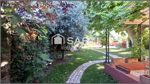   Maison de charme r�nov�e, jardin paysag� & piscine Maison - 7 pi�ce(s) - 208 m�