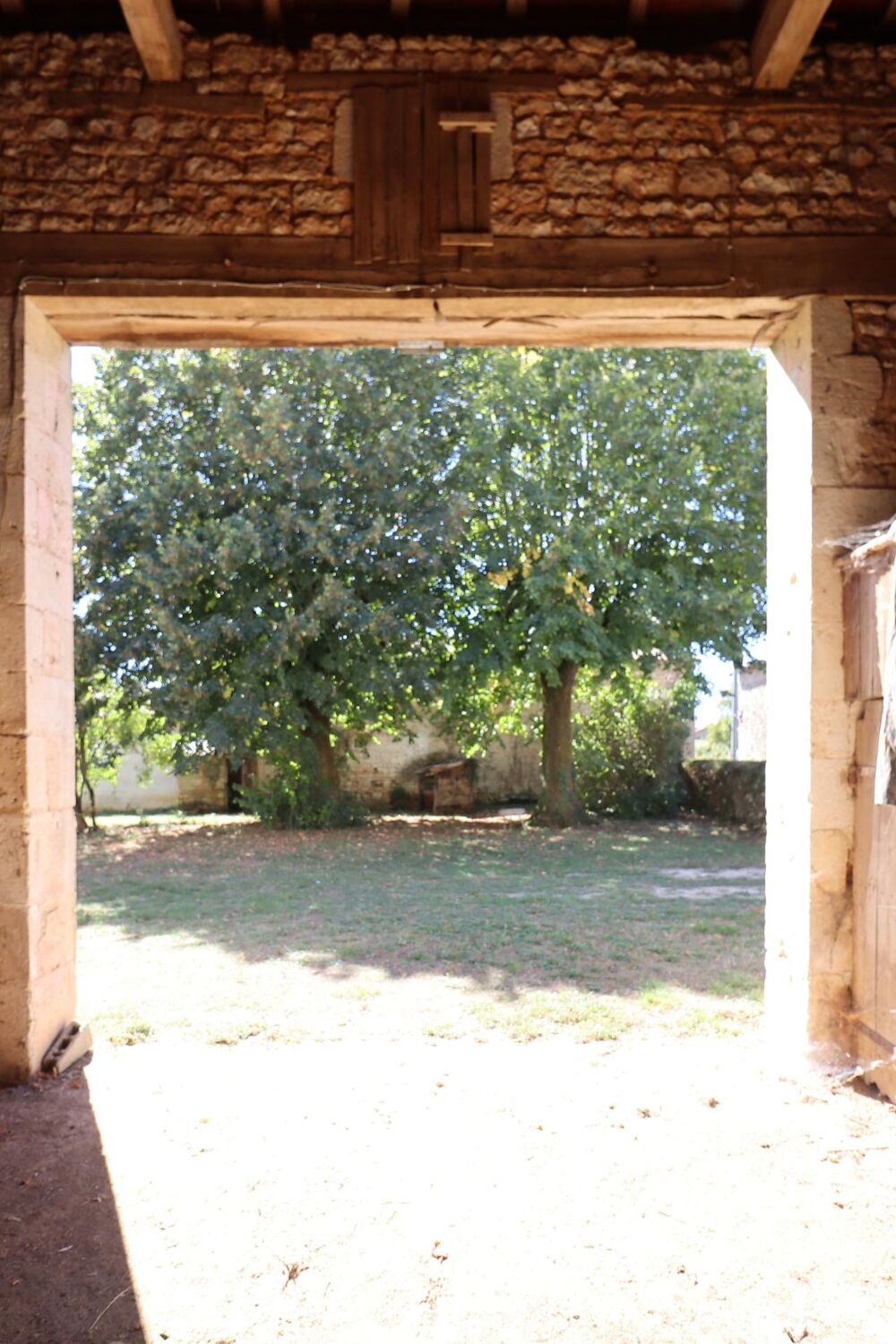 Vente Maison Grange de 142m2 au sol sur terrain de 693m2 Londigny