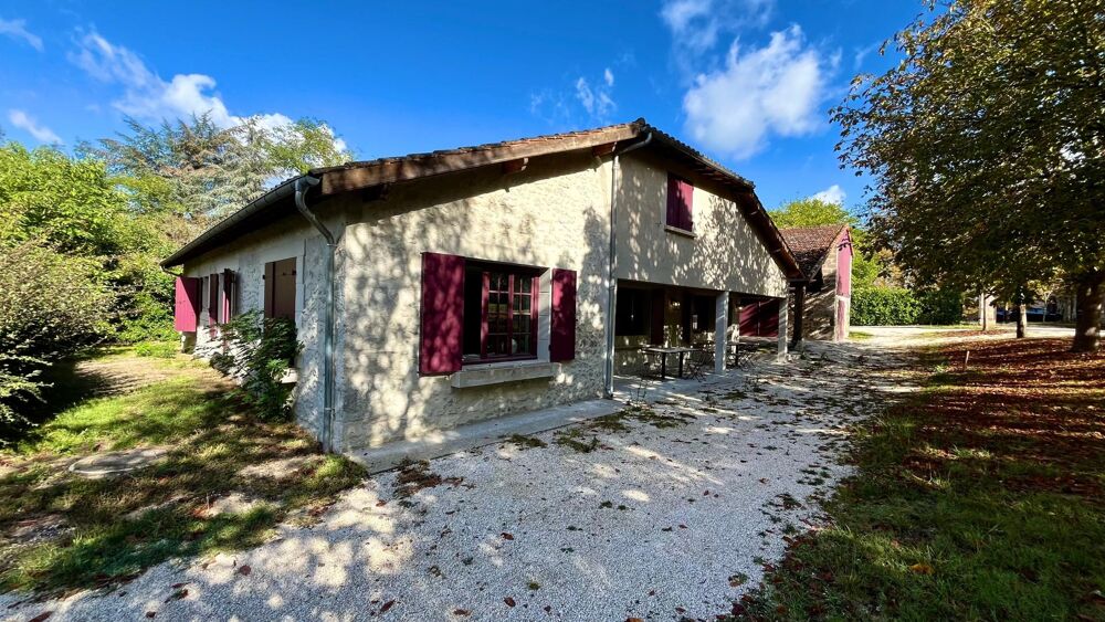 Location Maison A louer grande maison en pierre entiérement rénové. Ambrus