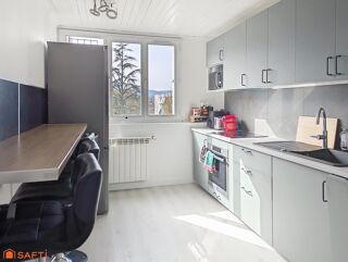  Appartement � louer 5 pi�ces 77 m� Saint-martin-d'heres