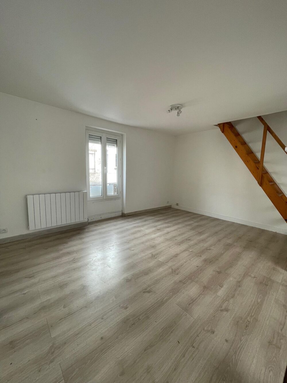 Vente Immeuble Rare à la vente !!! Immeuble composé d'un duplex et deux locaux commerciaux Bonnieres-sur-seine