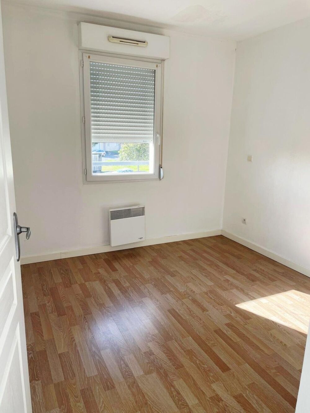 T2 - Dernier étage, balcon sud, piscine, parking