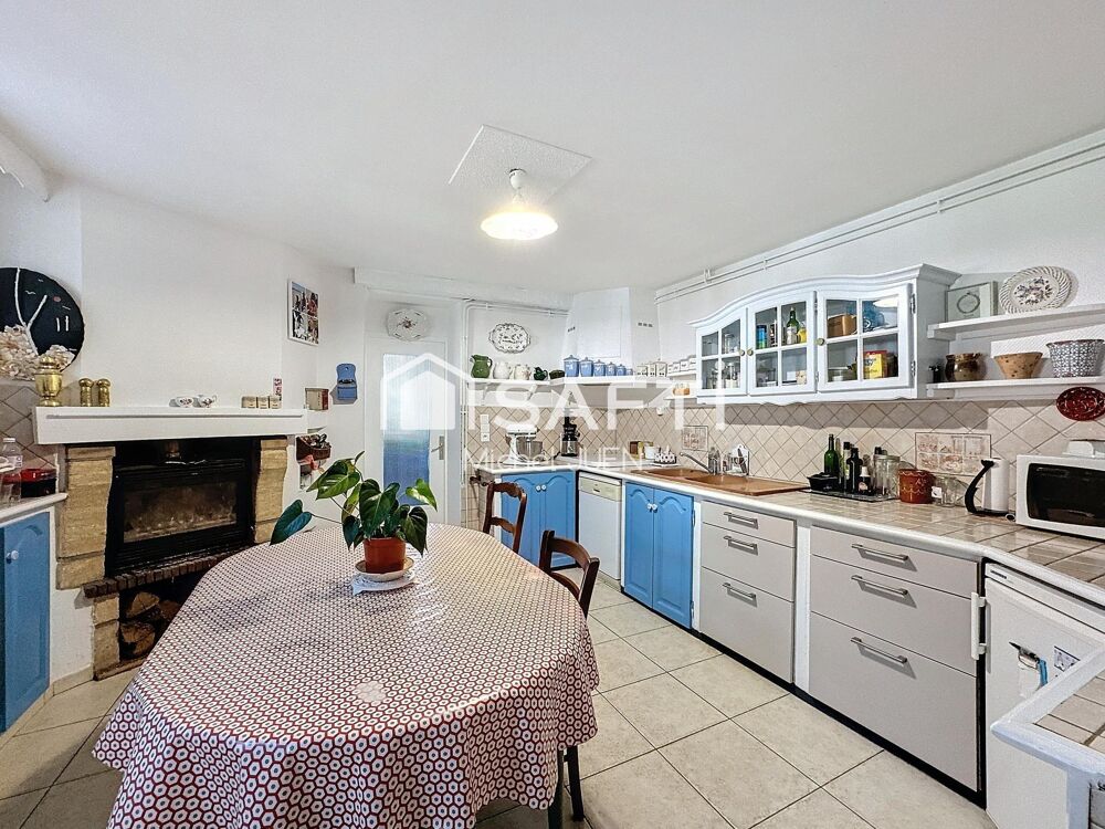NAROSSE  Maison de 159 m² avec garage et jardin  Viager occupé
