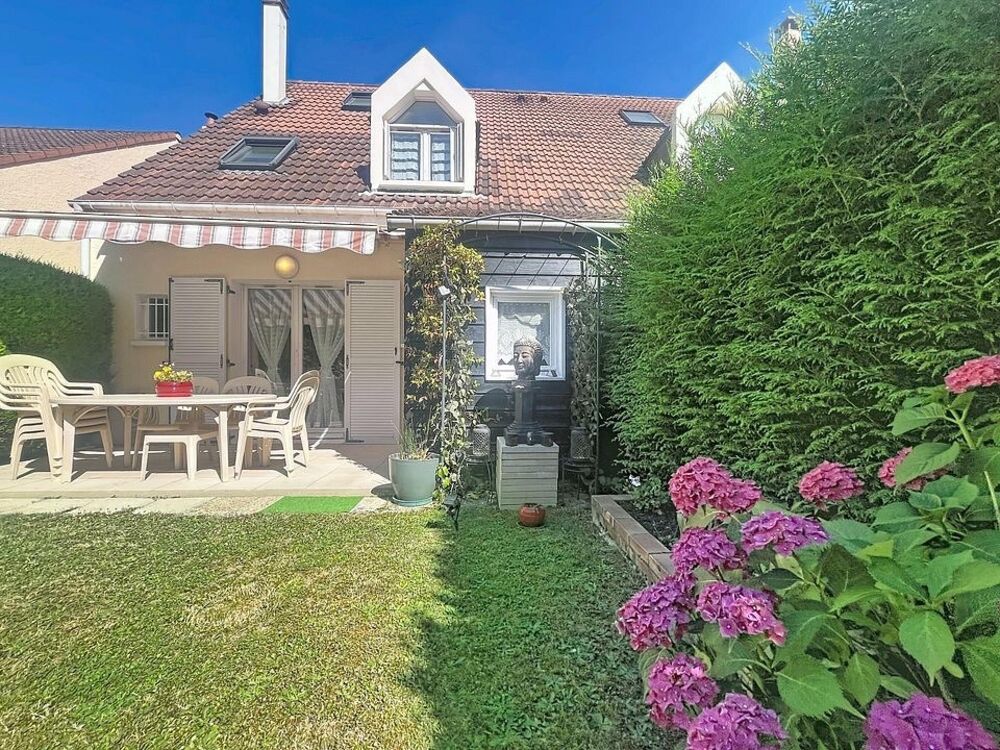 SAFTI- Laura GUIARD vous présente cette maison familiale au coeur du Manet.