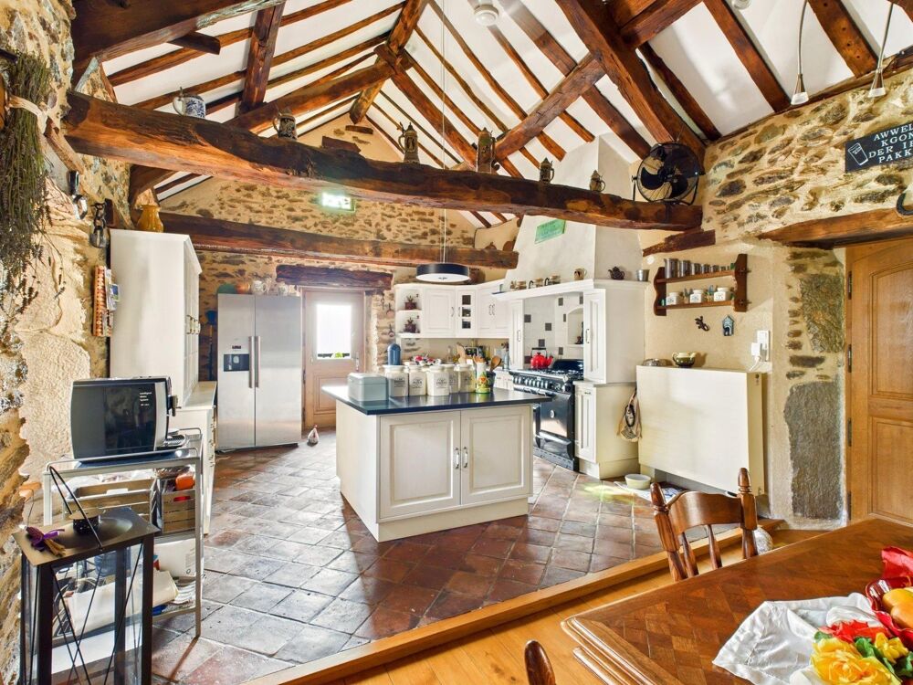 Vente Maison Maison 8 pièces de 240m² Jouqueviel