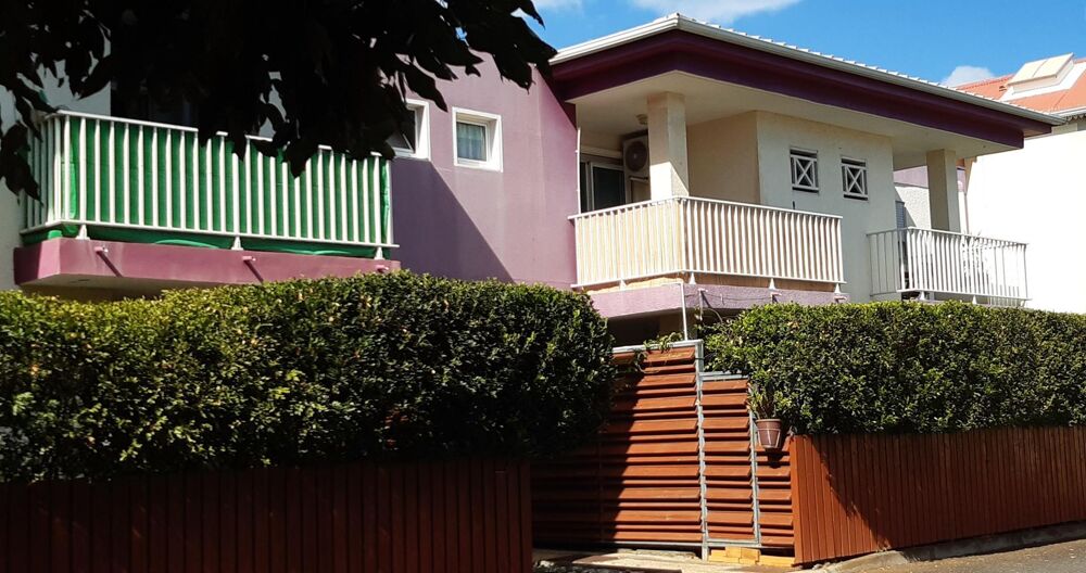 Lumineux T1 meublé de 27 m² à la Possession