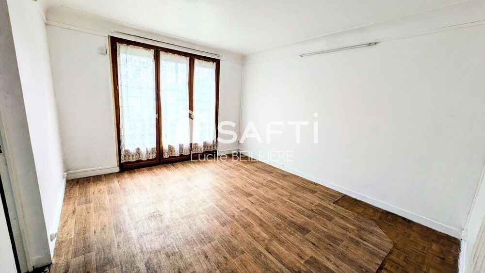 Vente Maison Au Blanc-Mesnil 93150  maisons, l'une de 130 m² et l'autre de 70 m², soit 200 m² habitables, sur un terrain de 384 m². Le blanc-mesnil