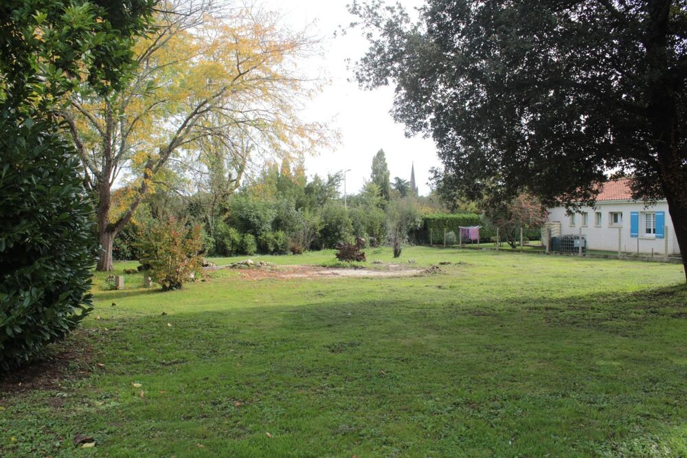 Vente Terrain � d�couvrir au coeur du village Saint-genis-de-saintonge