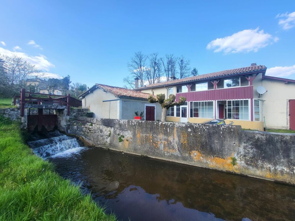 Vente Maison Joli moulin au pied de la cathédrale de Bazas entre histoire et nature. Bazas