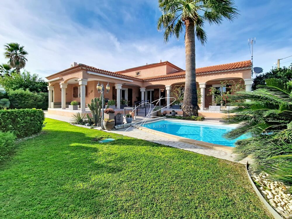 Villa T7 5 chambres 255 m² garage et piscine