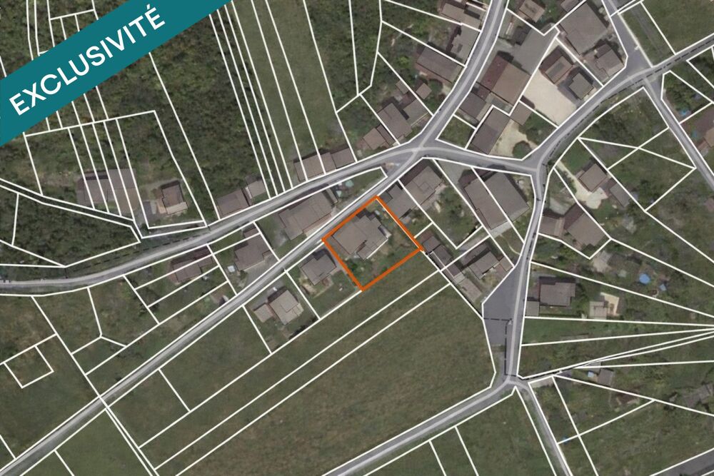 Maison de village avec grange à rénover sur une beau terrain plat de plus de 10 ares