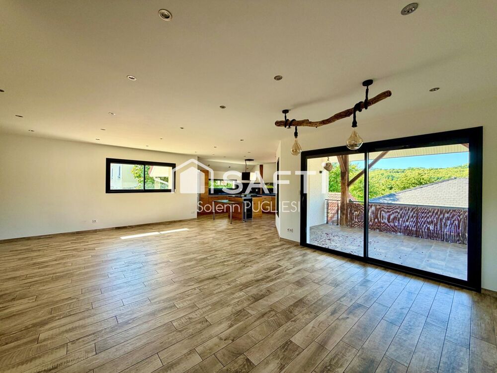 Vente Maison Maison rénovée de 153 m² avec suite parentale, garages et dépendance Sillans