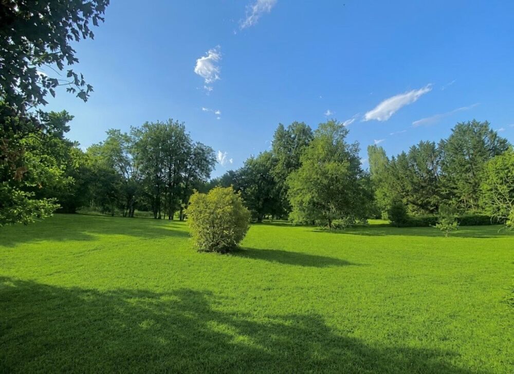 Vente Maison Superbe propriété de 8520 m 2  avec plain pied 3 chambres et garage indépendant Puy-l'eveque