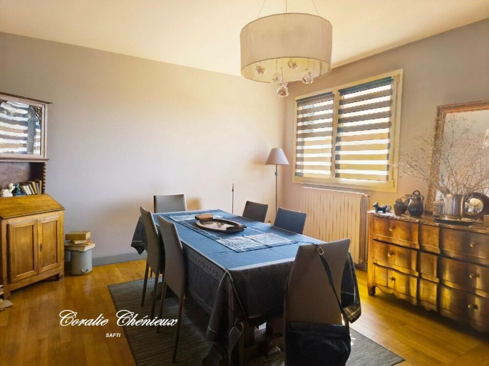 Vente Maison Belle maison avec potentiel commercial Lanobre