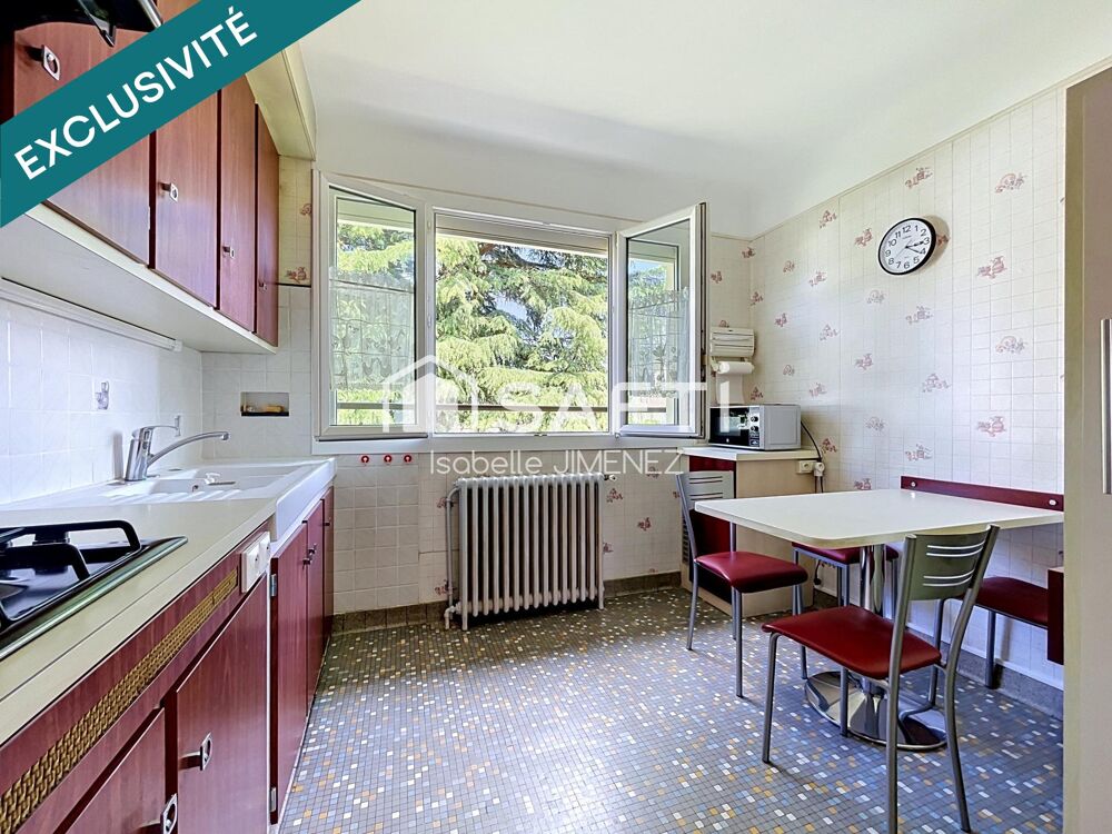 Maison saine de plain pied avec jardin arboré