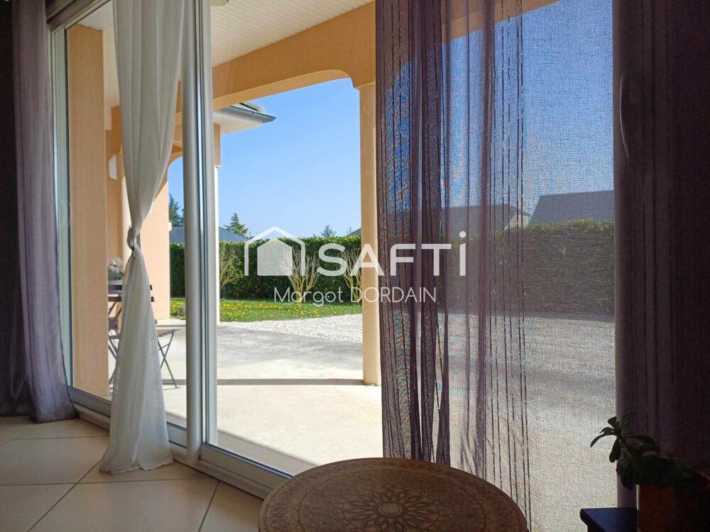 Vente Maison Situ�e � moins de 3km de toutes commodit�s , 25mn de Rodez et de Villefranche de Rouergue, cette lumineuse maison T5 de plain pi Rignac