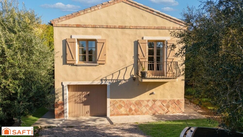 Maison traditionnelle avec beaucoup de charme et piscine