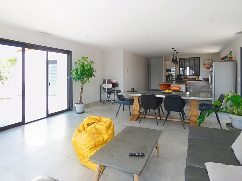 Vente Maison Villa plain pied 133m2 4 chambres sur terrain sans vis à vis de 616m2 avec piscine et garage Narbonne