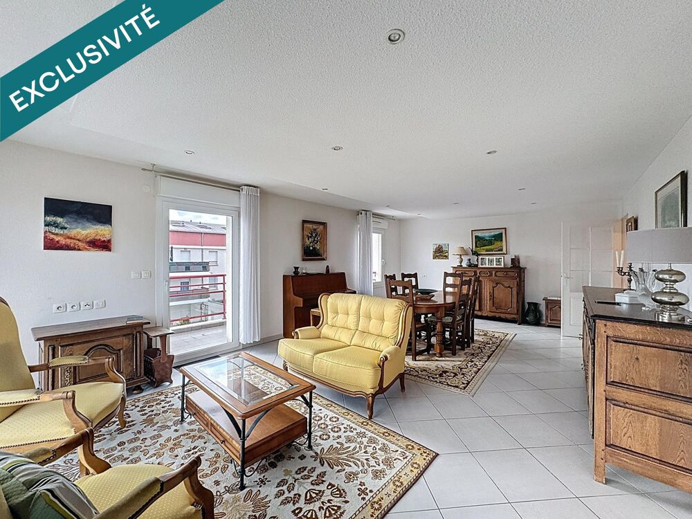 Appartement récent avec 2 balcons et 2 garages dans résidence sécurisée!