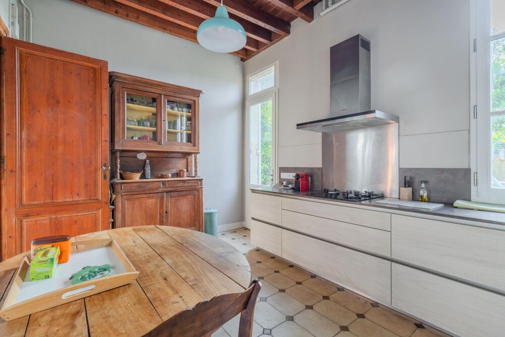 Vente Maison Élégante maison bourgeoise en pierre avec jardin intime au cœur de Saint-Augustin Merignac
