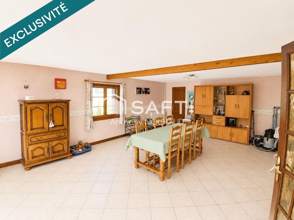 Vente Maison Maison bien située, propre et deux garages. Chateaubernard