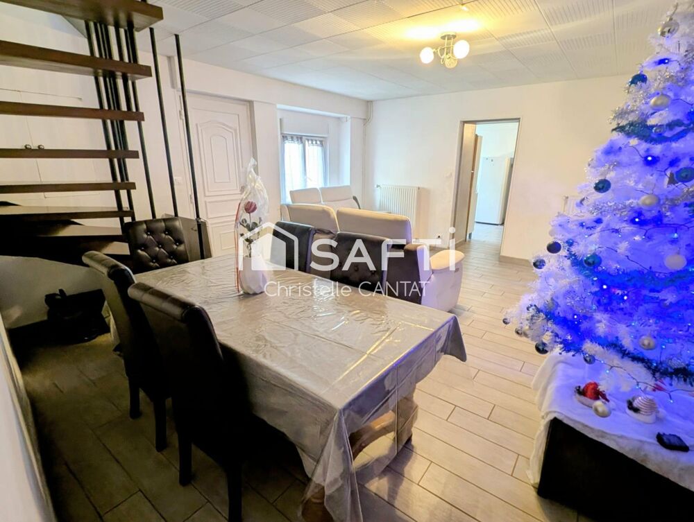 Vente Immeuble Immeuble avec un F4, un F3, garages et dépendance. Commentry