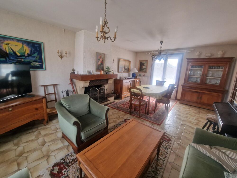Vente Maison Maison lumineuse avec sous-sol et garage motorisé offrant de très beaux volumes Mozac