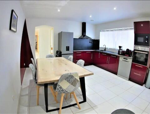 Local commercial transformé en appartement exploité en location saisonnière 149000 30000 Nimes