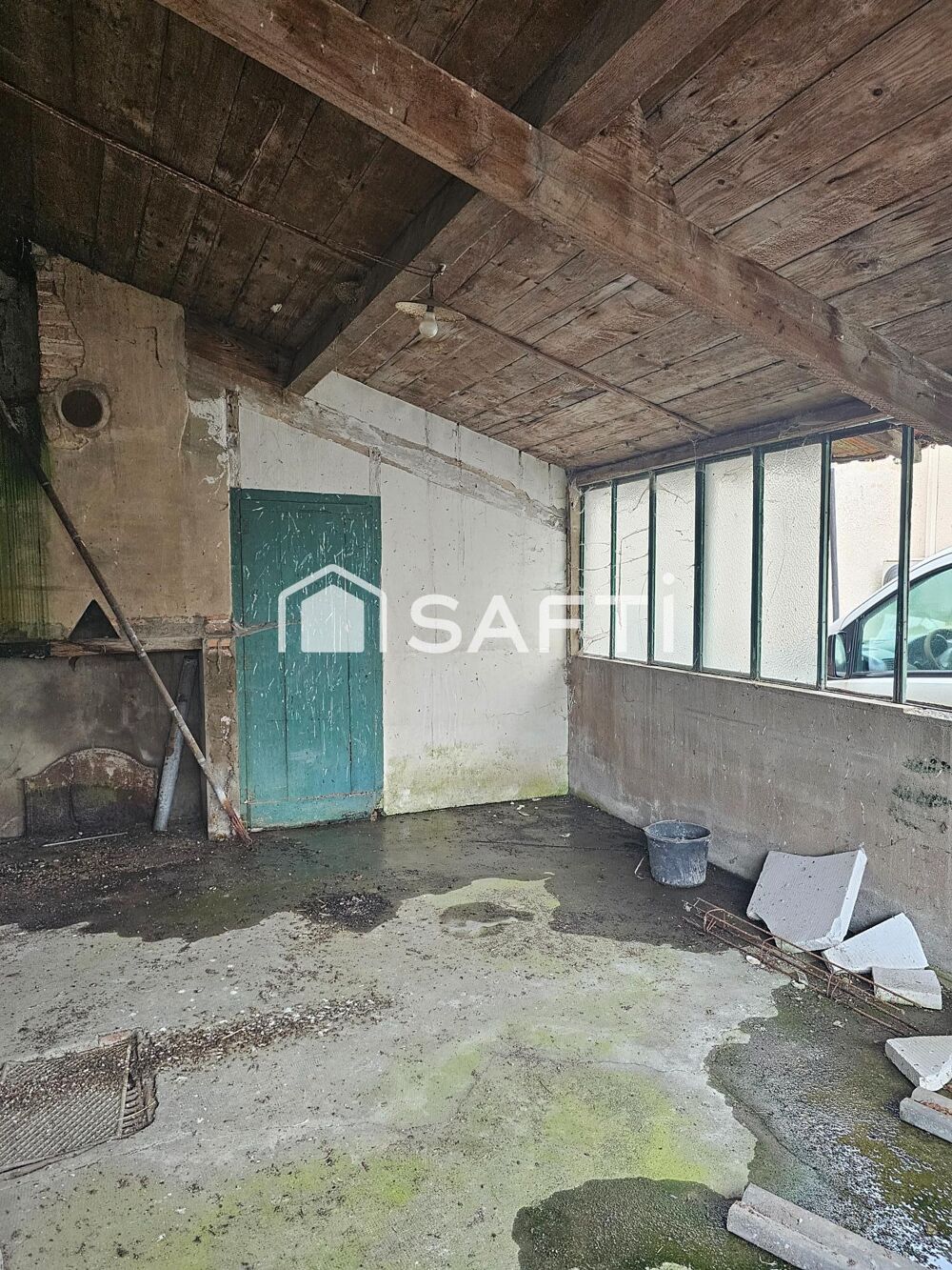 Maison de village avec cave sur 3 niveaux - 132 m2 à rénover entièrement