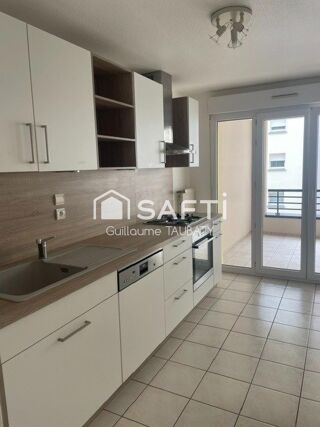  Appartement à louer 3 pièces 65 m²
