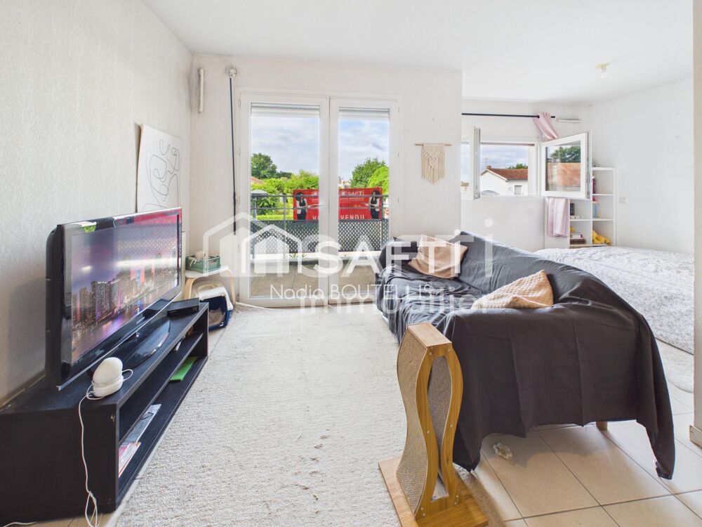 LE HAILLAN  STUDIO 32 m² AVEC PARKING COUVERT  PROCHE CENTRE-VILLE
