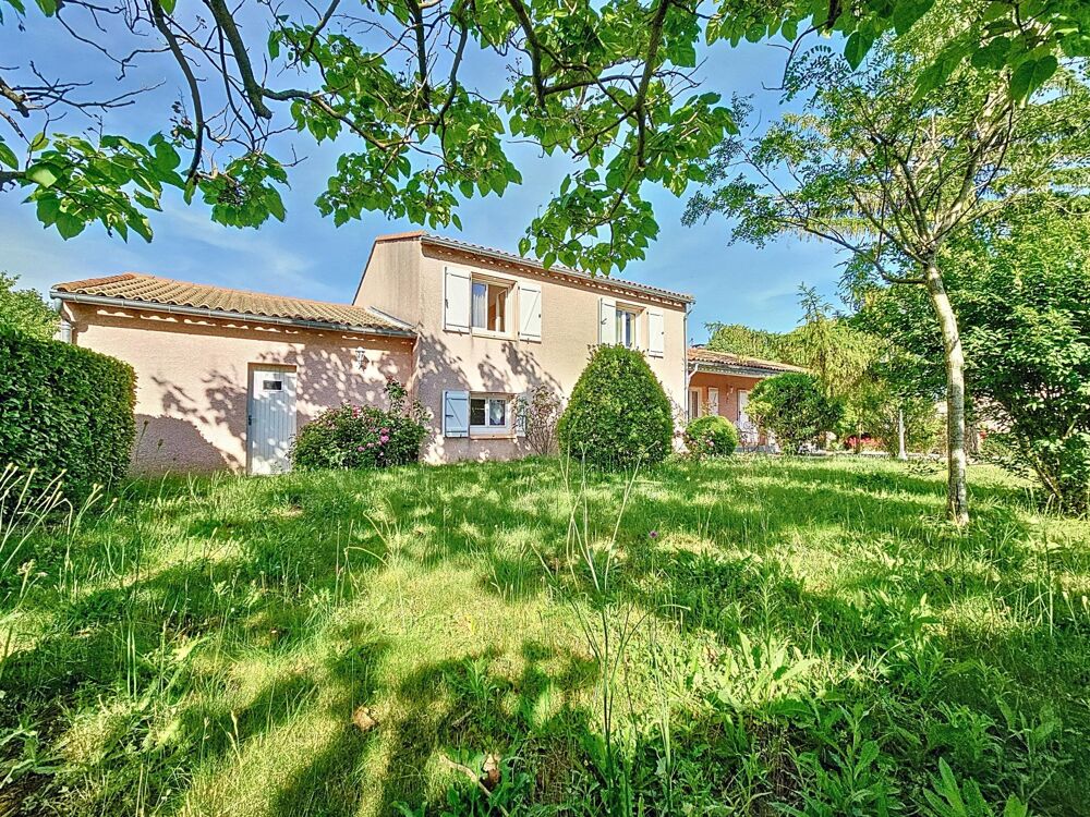 Maison spacieuse avec appartement indépendant  Villeneuve-la-Comptal